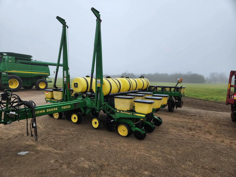 John Deere 7200 Planter